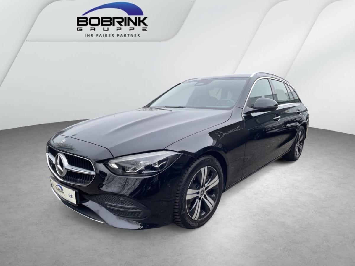 MERCEDES-BENZ C 200 in Schwarz von vorne