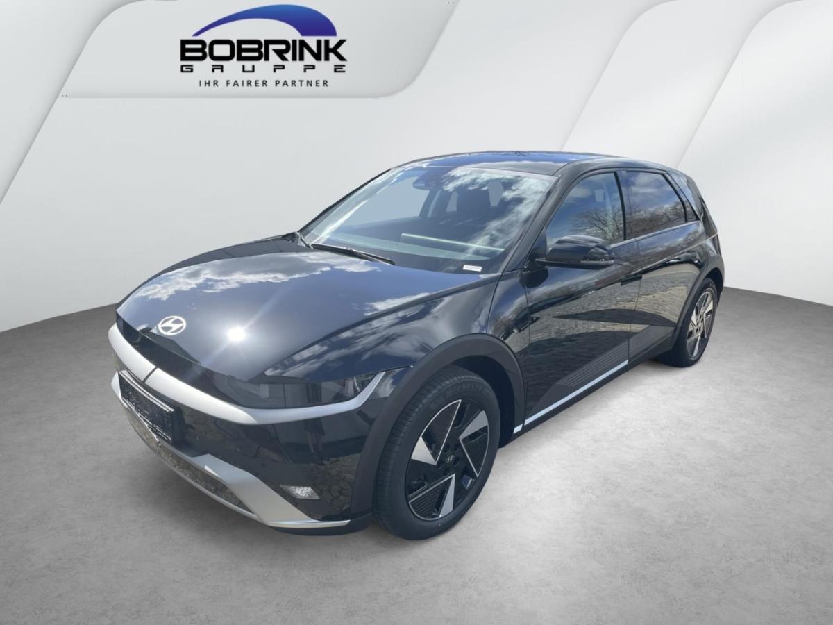 HYUNDAI IONIQ 5 in Schwarz von vorne