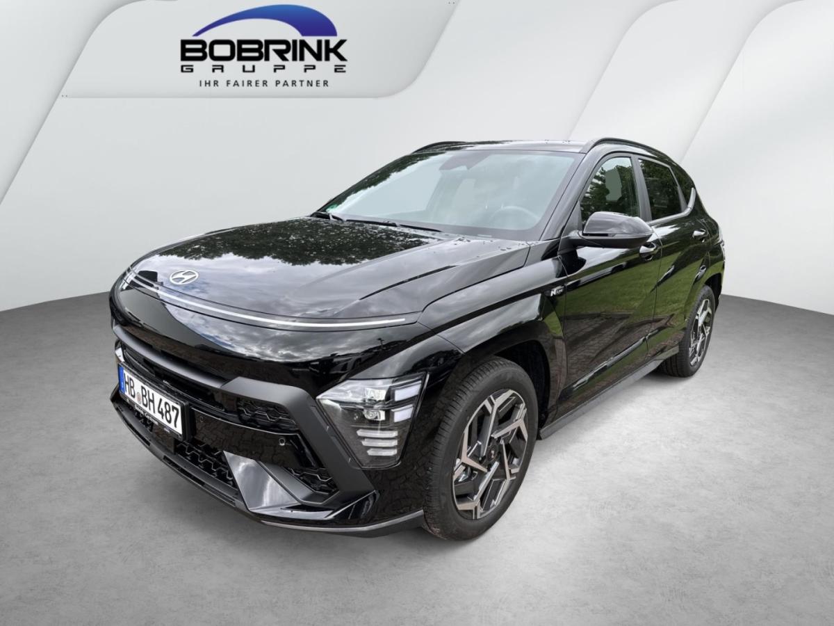 HYUNDAI KONA in Schwarz von vorne