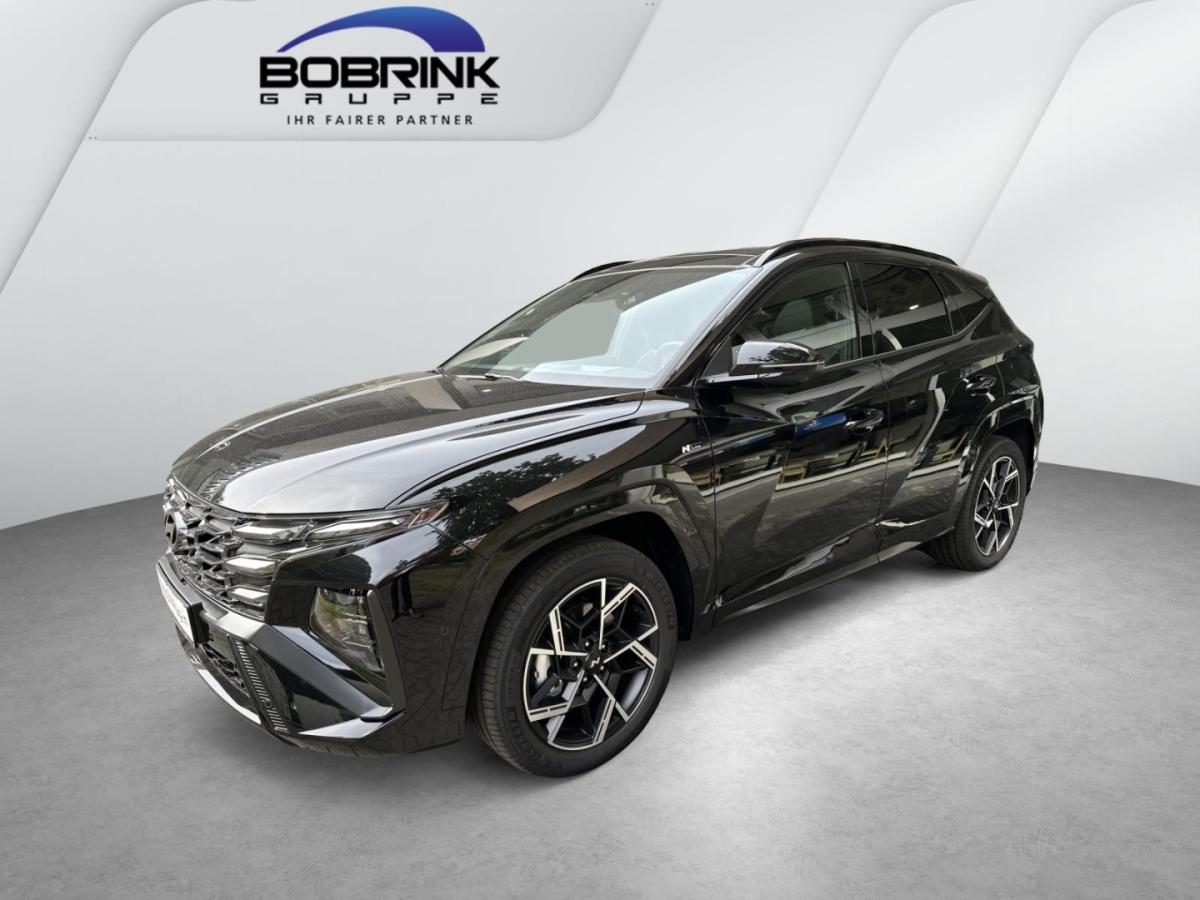 HYUNDAI TUCSON in Schwarz von vorne