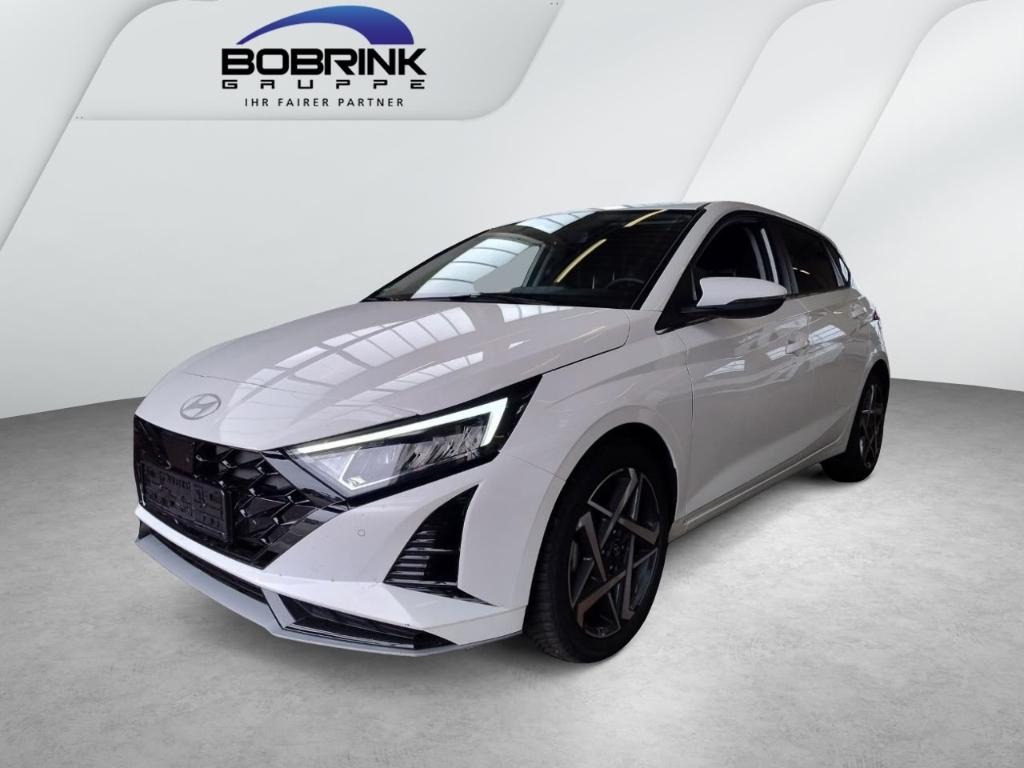 HYUNDAI i20 in Weiß von vorne