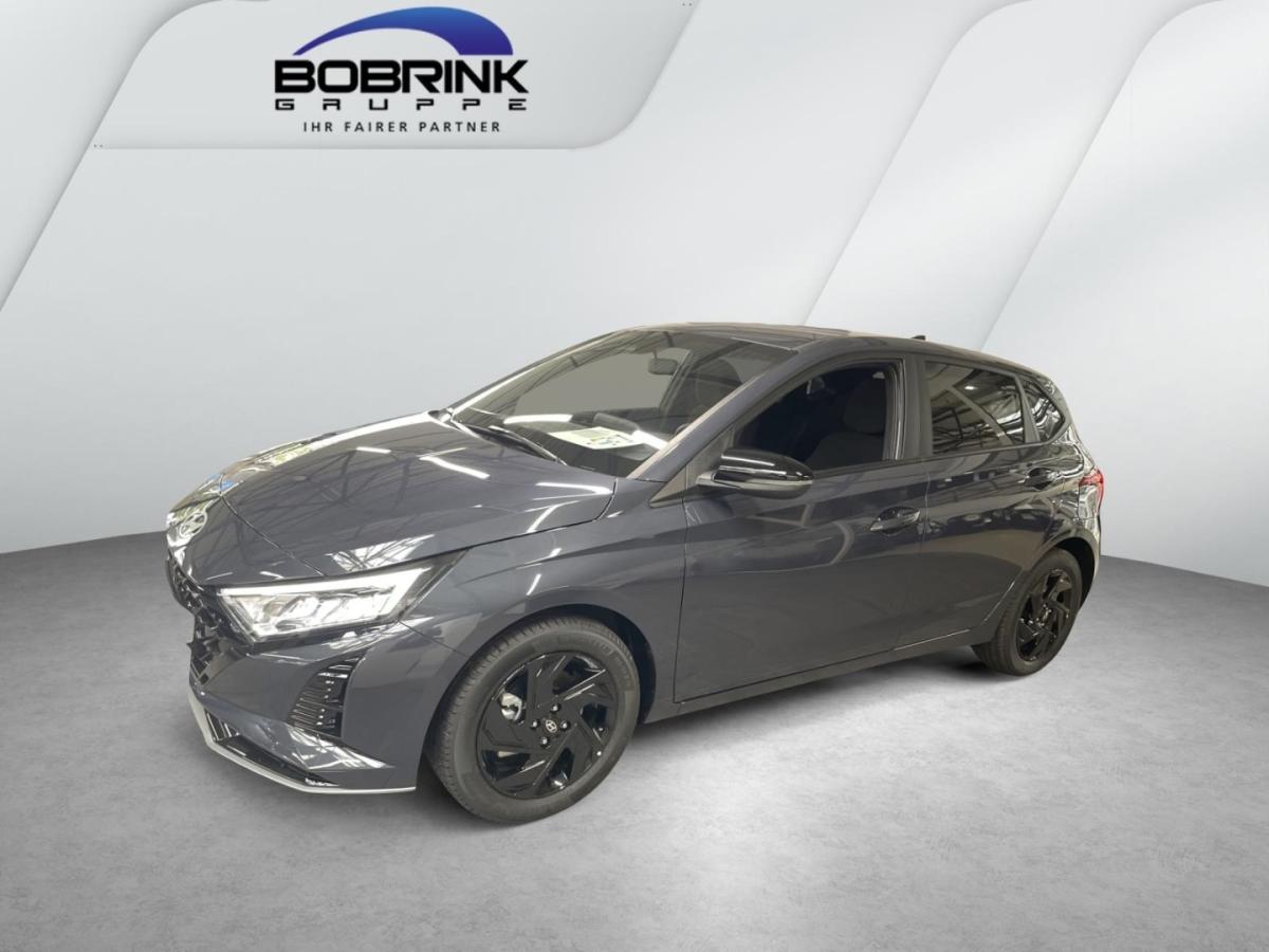 HYUNDAI i20 in Grau von vorne