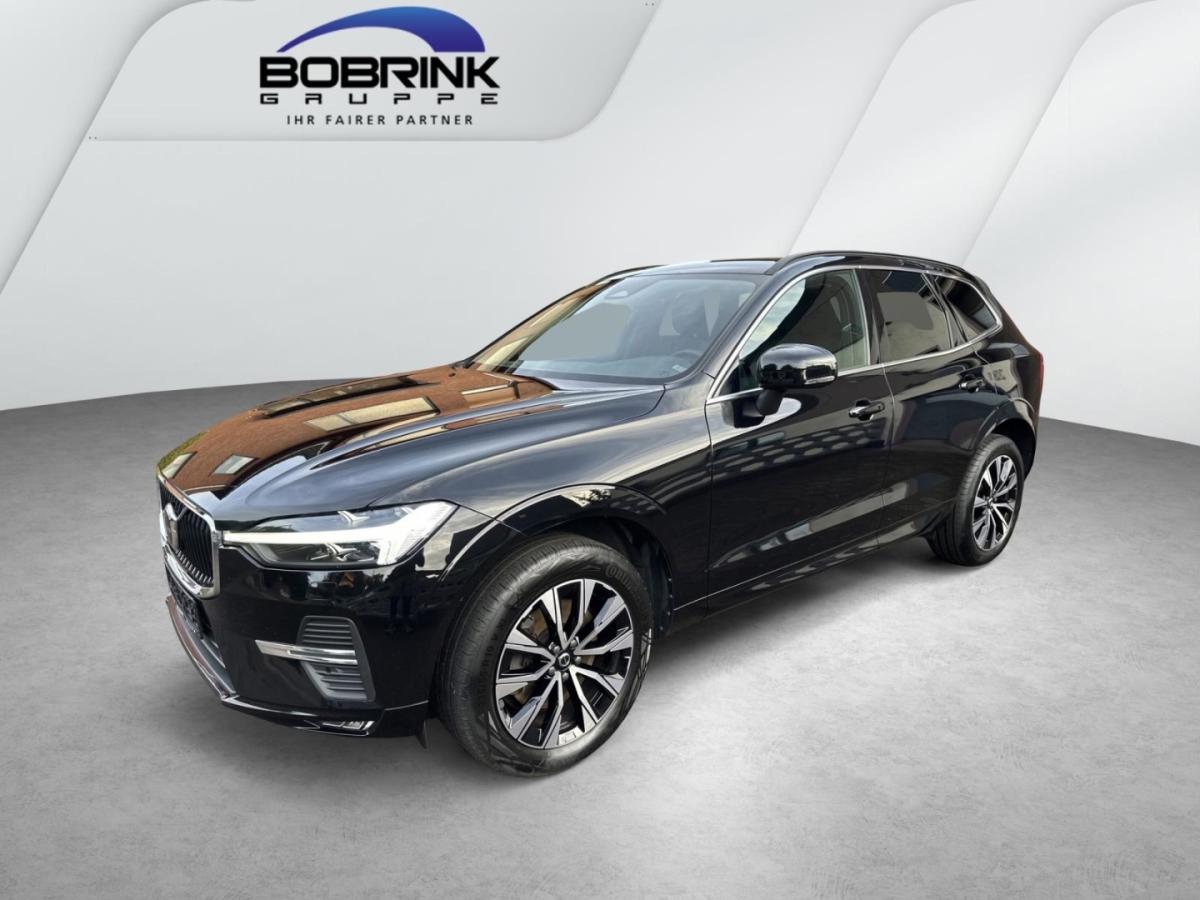 VOLVO XC60 in Schwarz von vorne VOLVO XC60 in Schwarz von vorne