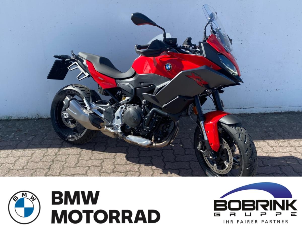BMW F 900 XR in Rot von vorne