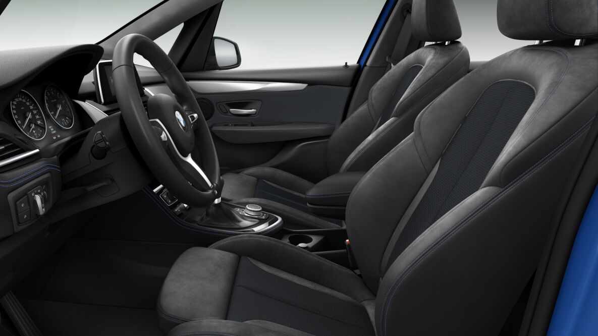 BMW BMW 2er im Innenraum seitlich BMW BMW 2er im Innenraum seitlich
