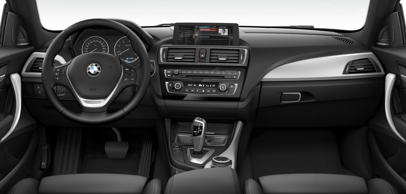 BMW BMW 2er im Innenraum von vorne