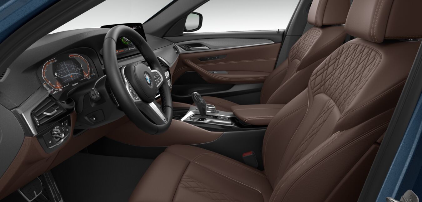 BMW BMW 5er im Innenraum seitlich BMW BMW 5er im Innenraum seitlich