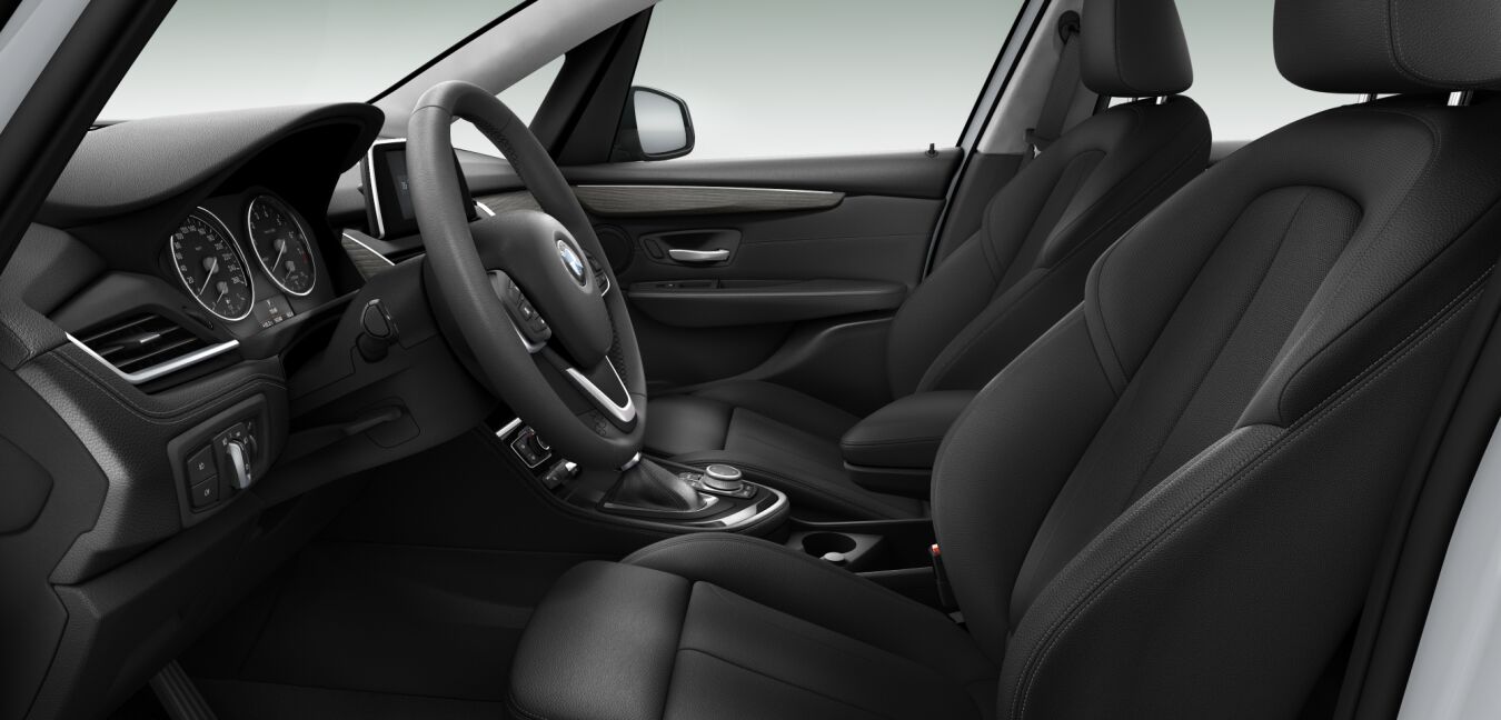 BMW BMW 2er im Innenraum seitlich BMW BMW 2er im Innenraum seitlich