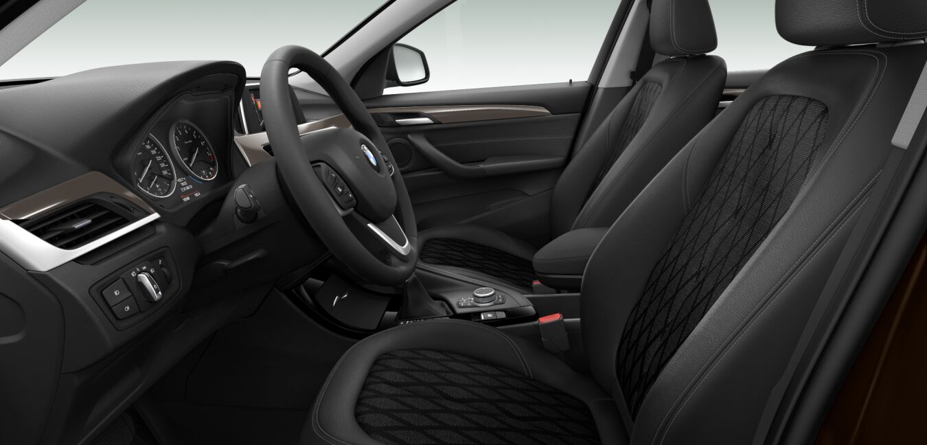 BMW BMW X im Innenraum seitlich BMW BMW X im Innenraum seitlich