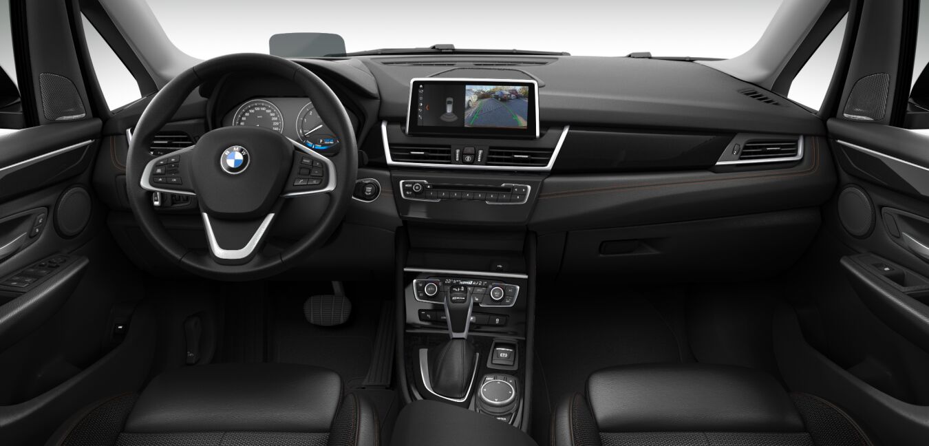 BMW BMW 2er im Innenraum von vorne BMW BMW 2er im Innenraum von vorne