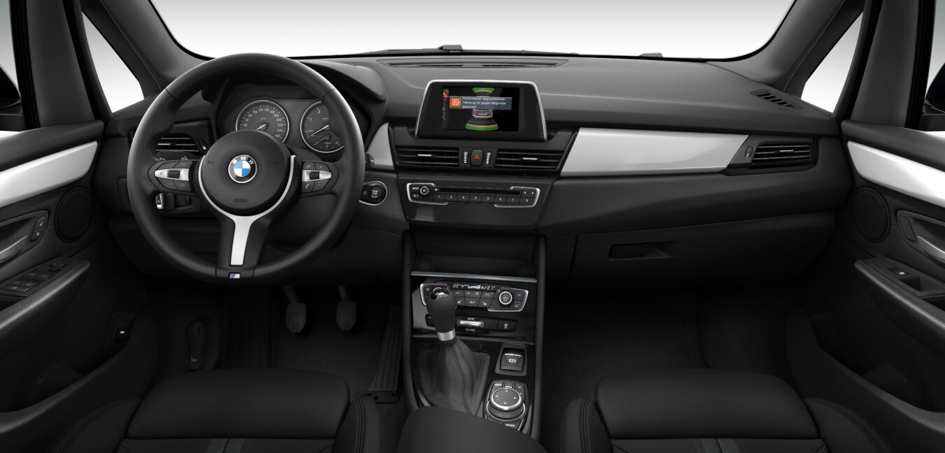 BMW BMW 2er im Innenraum von vorne BMW BMW 2er im Innenraum von vorne