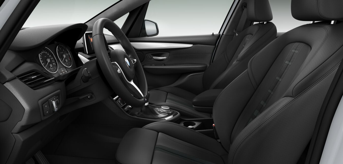 BMW BMW 2er im Innenraum seitlich BMW BMW 2er im Innenraum seitlich