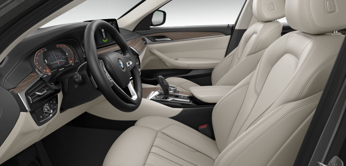 BMW BMW 5er im Innenraum seitlich BMW BMW 5er im Innenraum seitlich