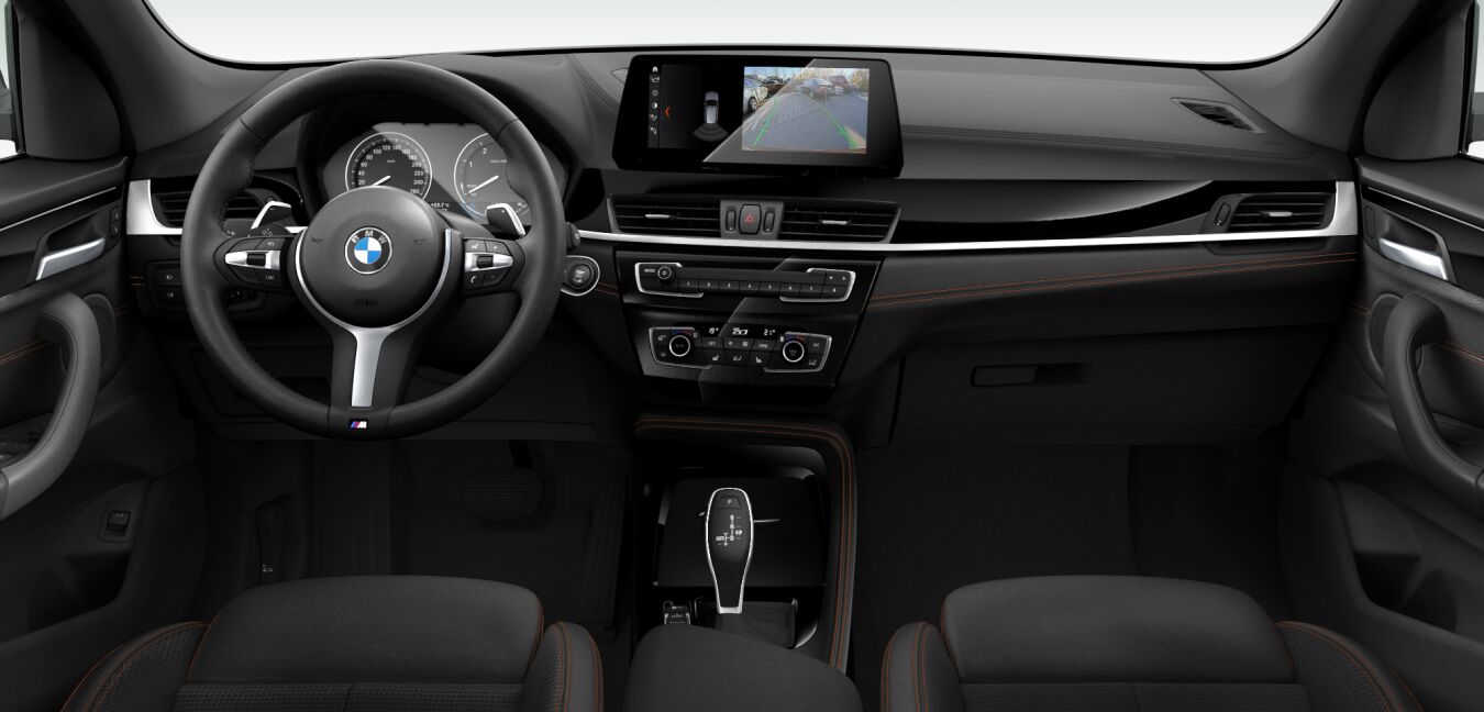 BMW BMW X im Innenraum von vorne