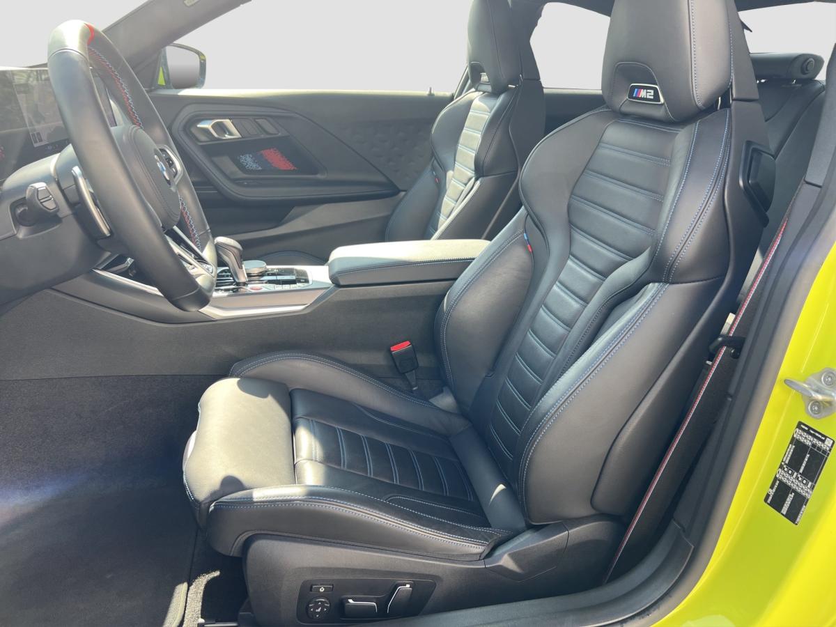 BMW M2 Coupe im Innenraum