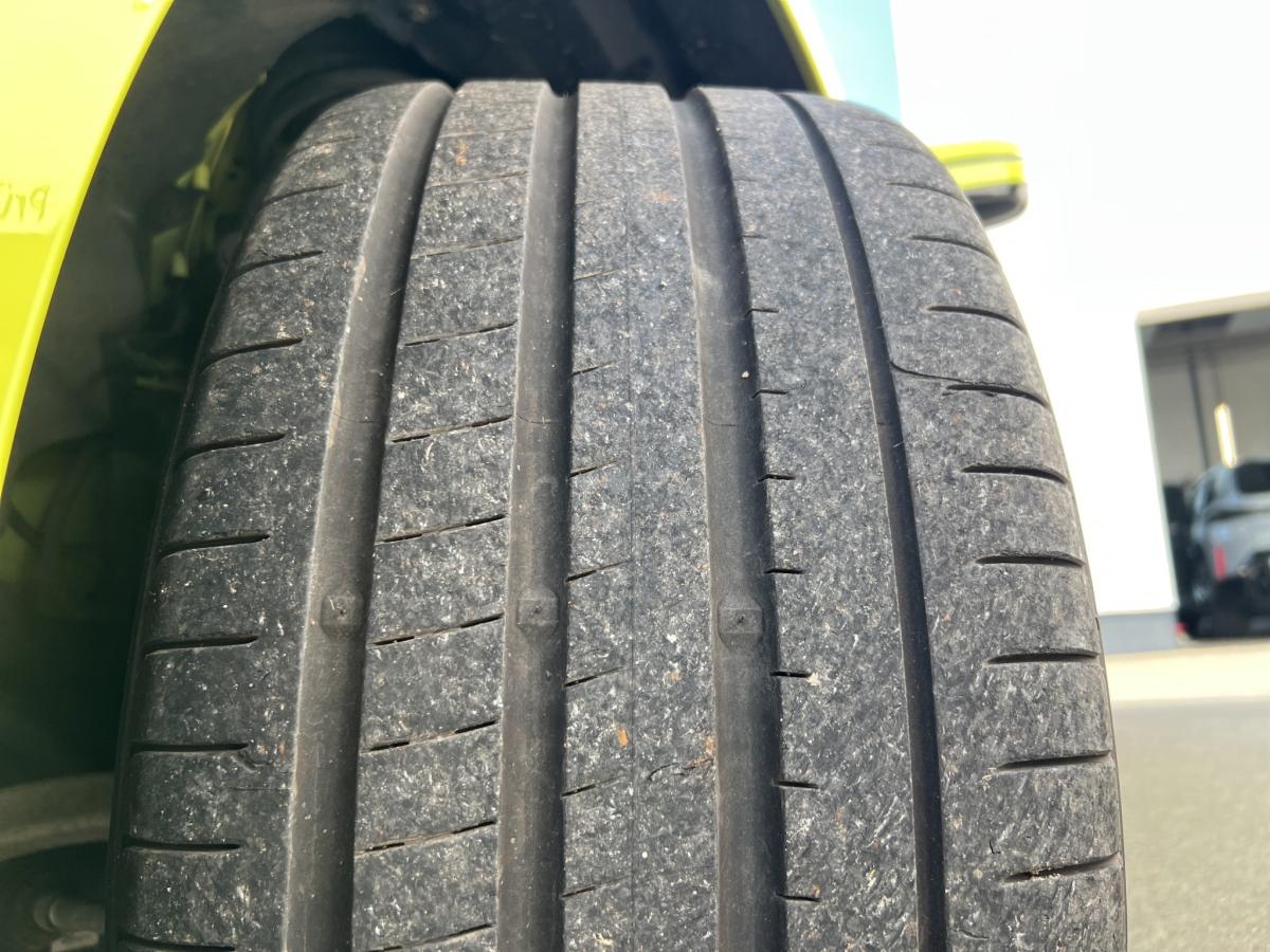 BMW M2 Coupe mit Detailansicht auf die Felgen