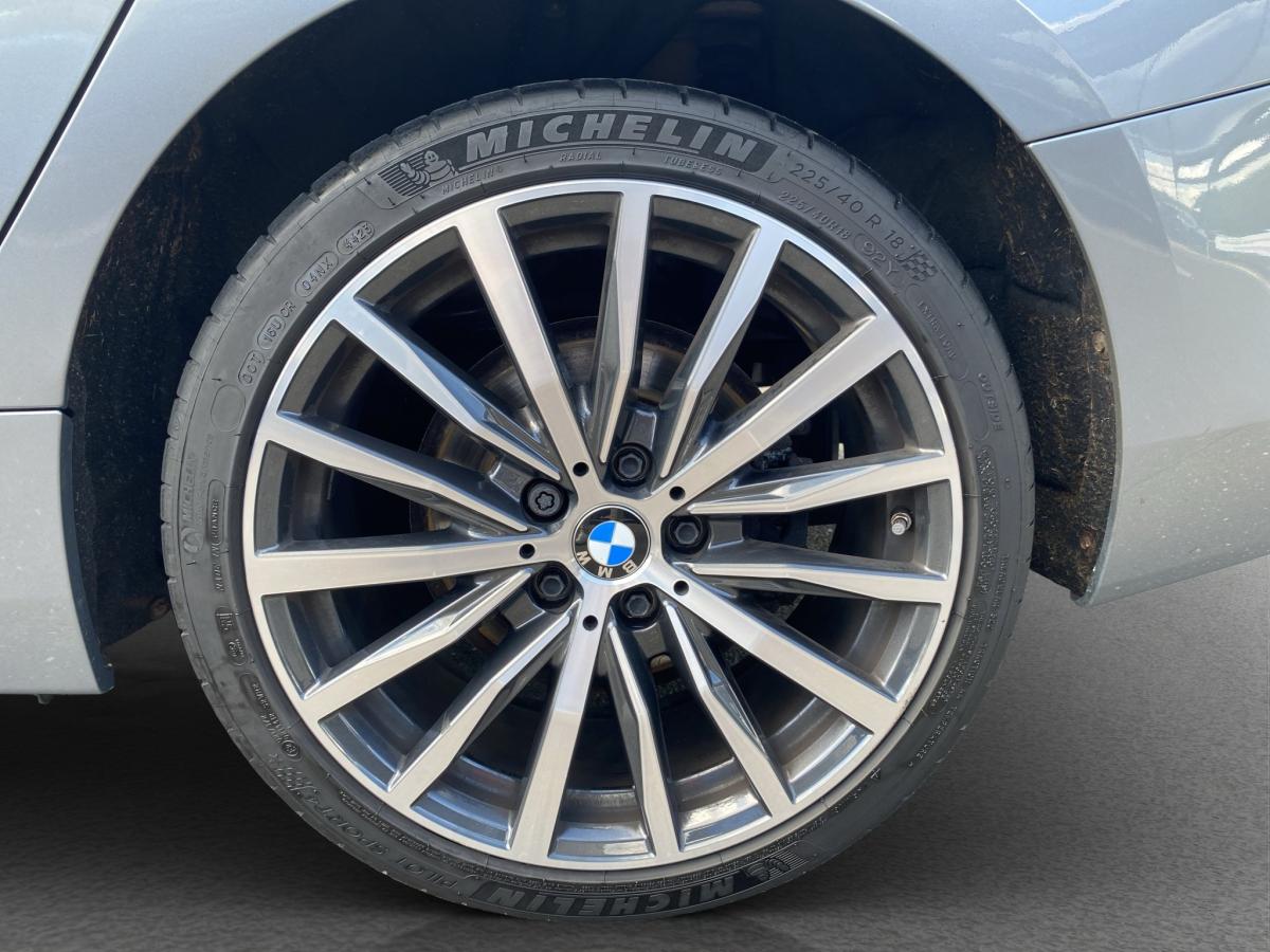 Originalaufnahme des Fahrzeugs Originalaufnahme des Fahrzeugs