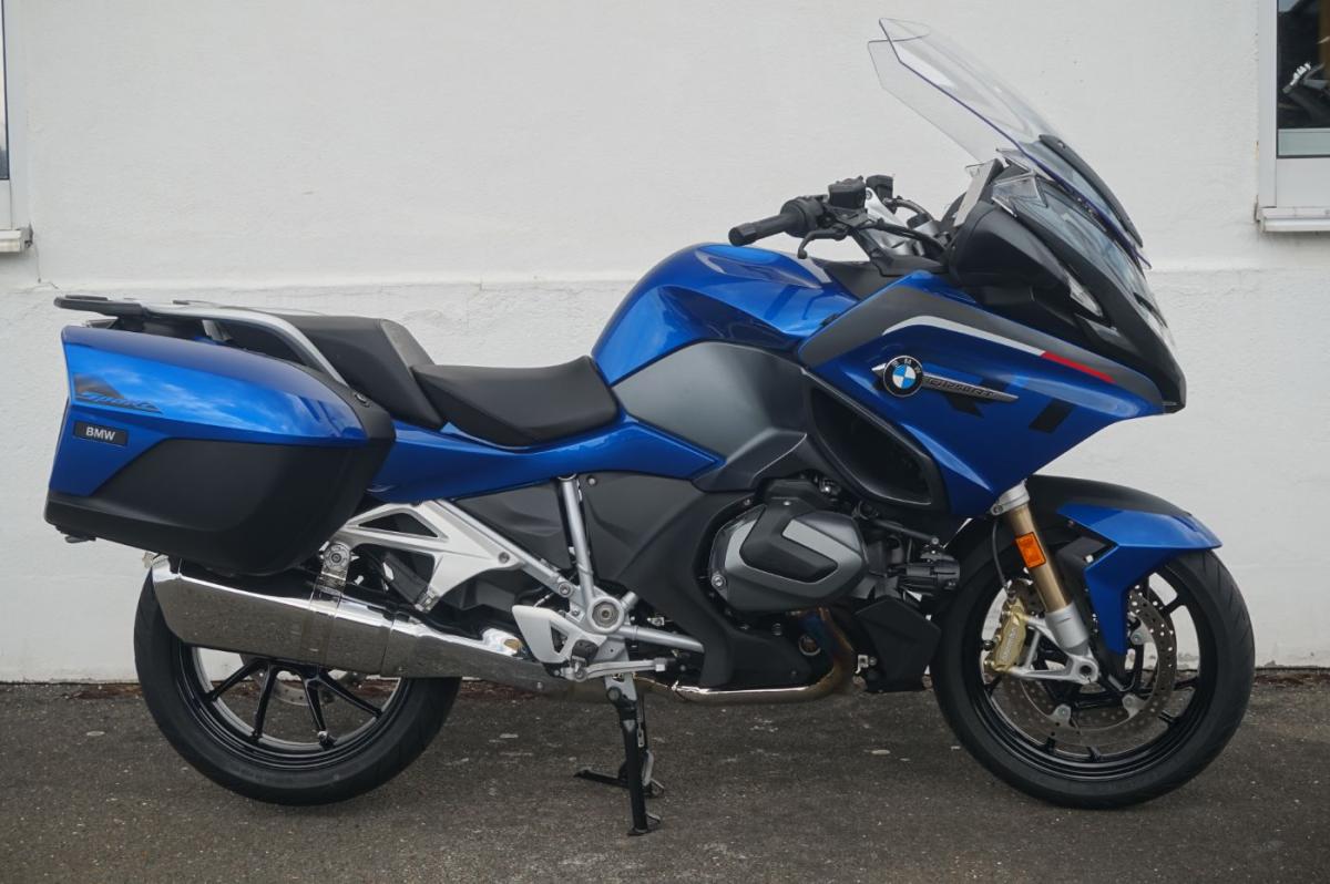 BMW R 1250 RT in Blau von vorne
