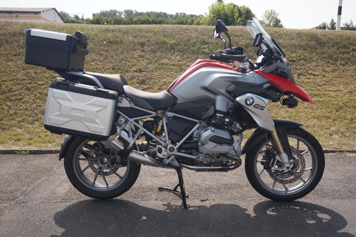 BMW R 1200 GS in Rot von vorne