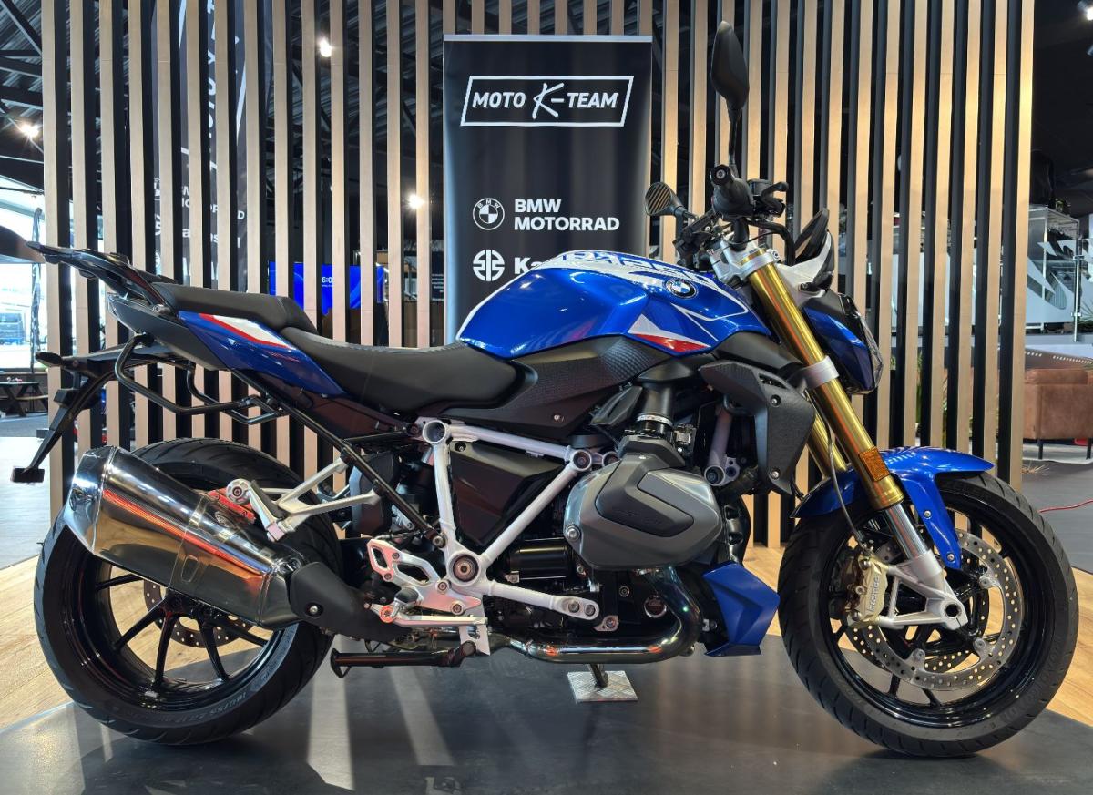 BMW R1250R in Blau von vorne
