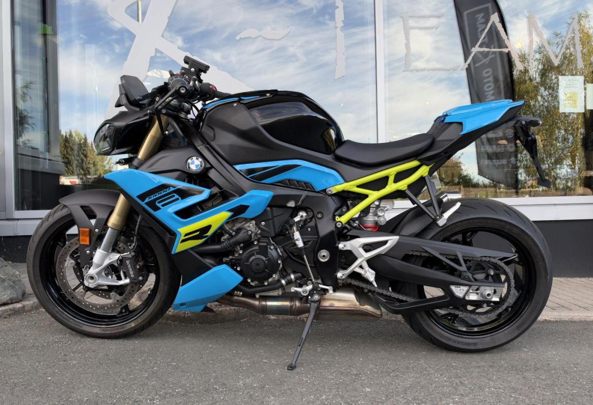 BMW S 1000 R in Blau von vorne