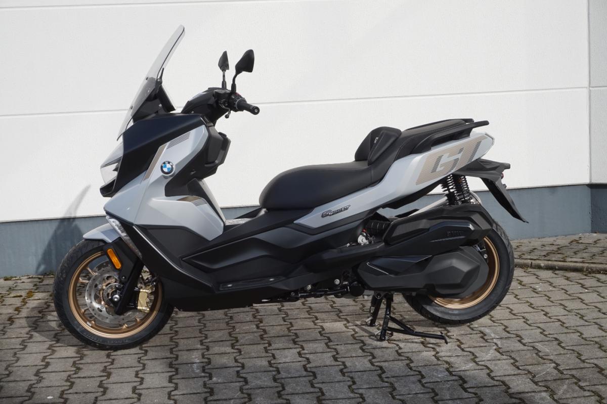 BMW C 400 GT in Weiß von vorne