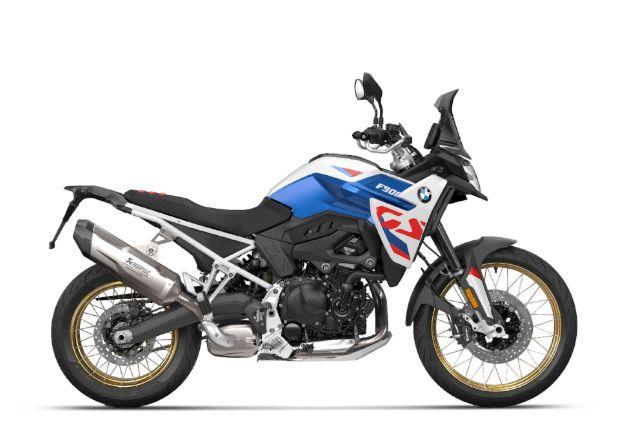 BMW F 900 GS in Blau von vorne
