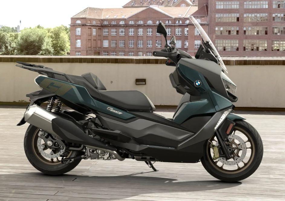 BMW C 400 GT in Blau von vorne
