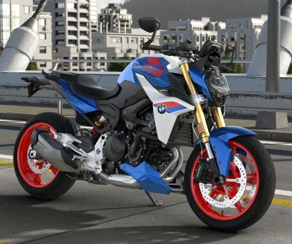 BMW F 900 R in Blau von vorne BMW F 900 R in Blau von vorne