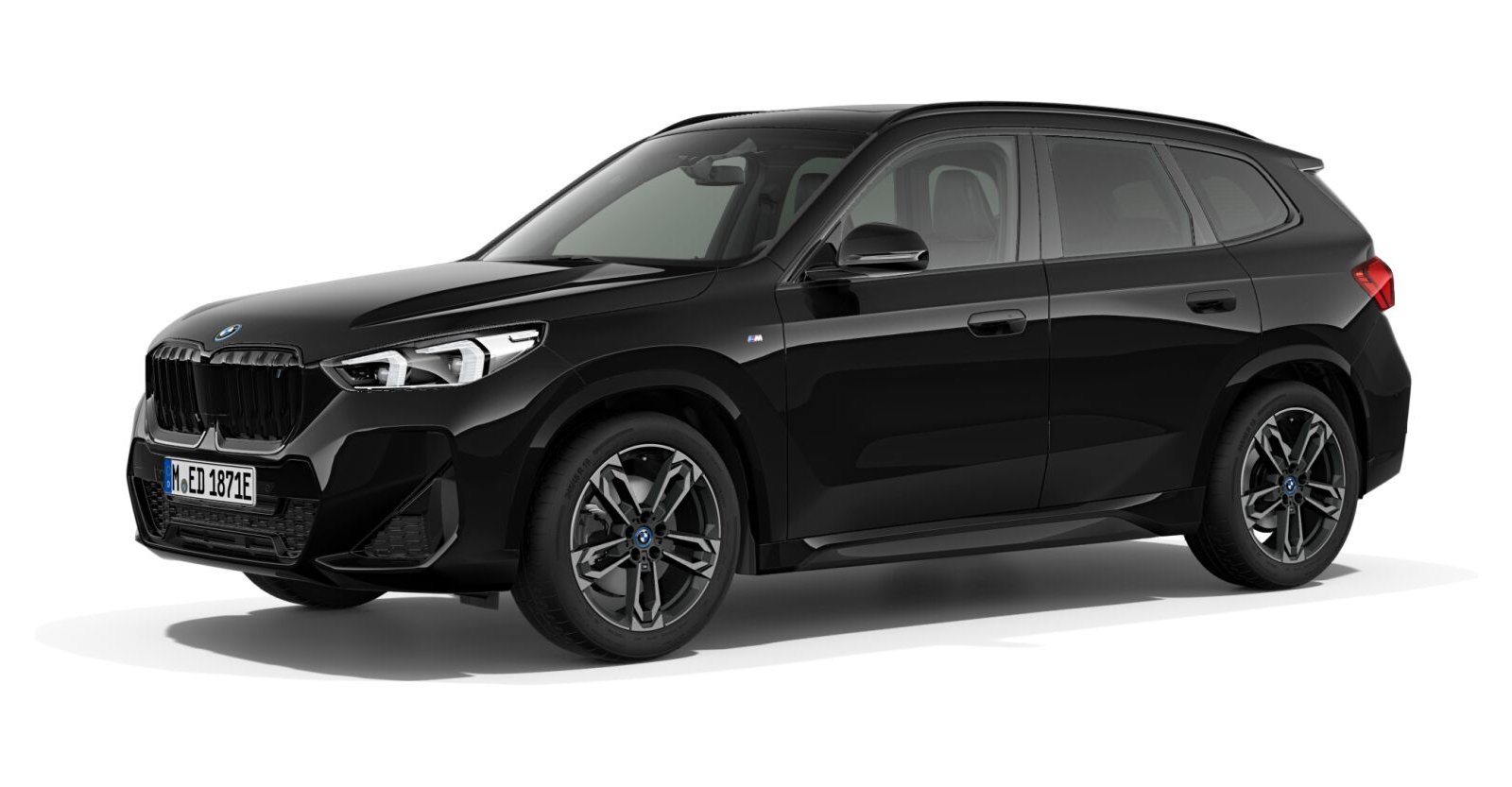 BMW iX1 xDrive30 in Schwarz von vorne BMW iX1 xDrive30 in Schwarz von vorne