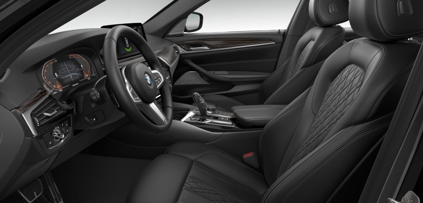 BMW BMW 5er im Innenraum seitlich BMW BMW 5er im Innenraum seitlich