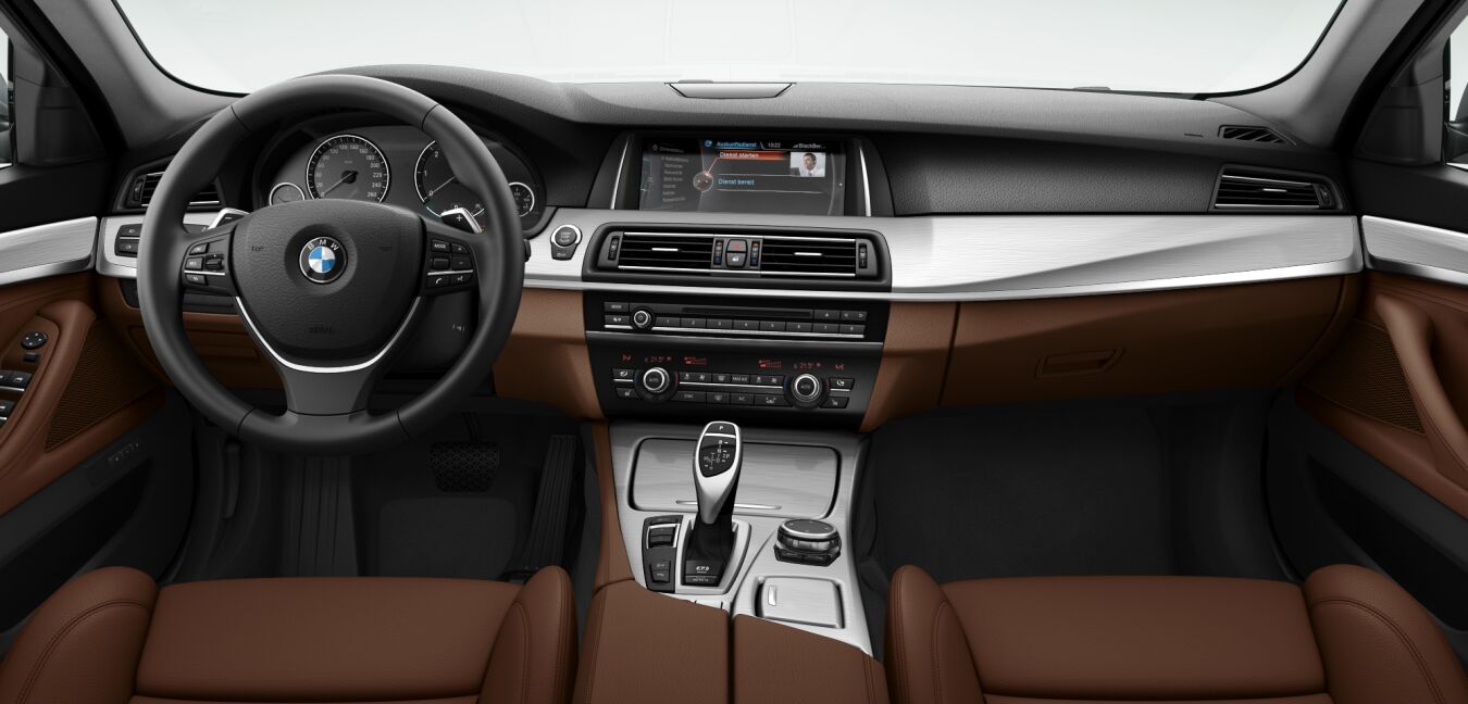 BMW BMW 5er im Innenraum von vorne BMW BMW 5er im Innenraum von vorne