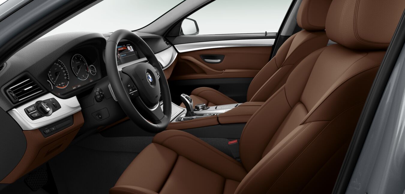 BMW BMW 5er im Innenraum seitlich BMW BMW 5er im Innenraum seitlich