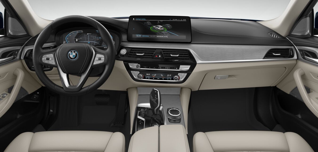 BMW BMW 5er im Innenraum von vorne BMW BMW 5er im Innenraum von vorne