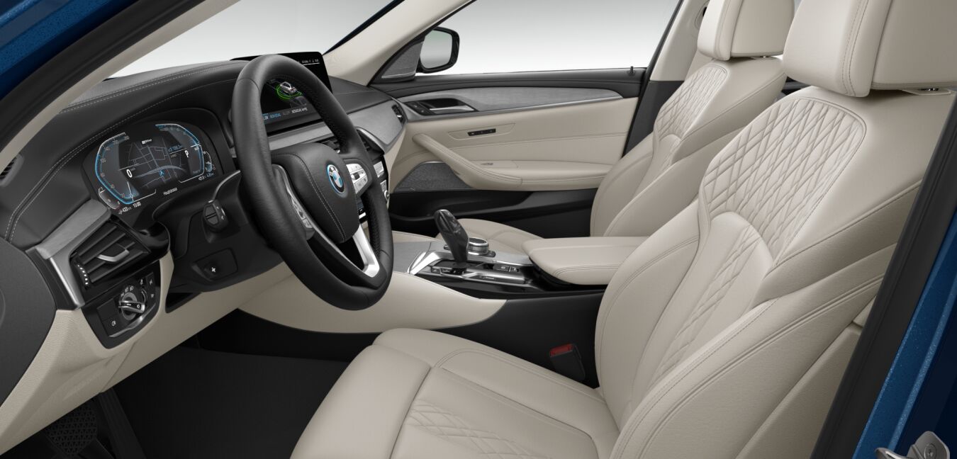 BMW BMW 5er im Innenraum seitlich BMW BMW 5er im Innenraum seitlich
