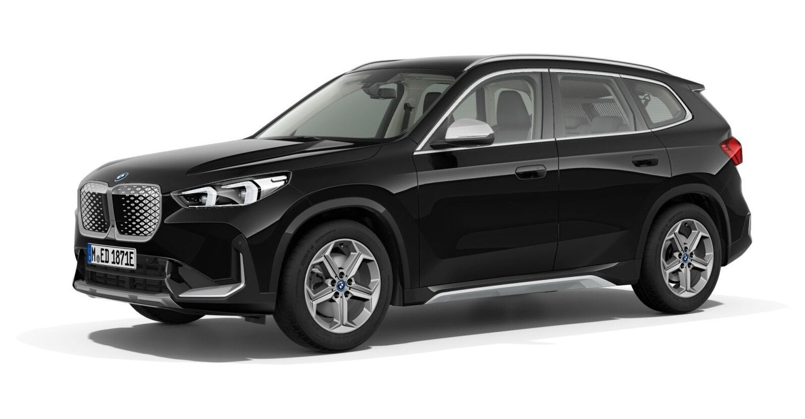 BMW iX1 xDrive30 in Schwarz von vorne BMW iX1 xDrive30 in Schwarz von vorne