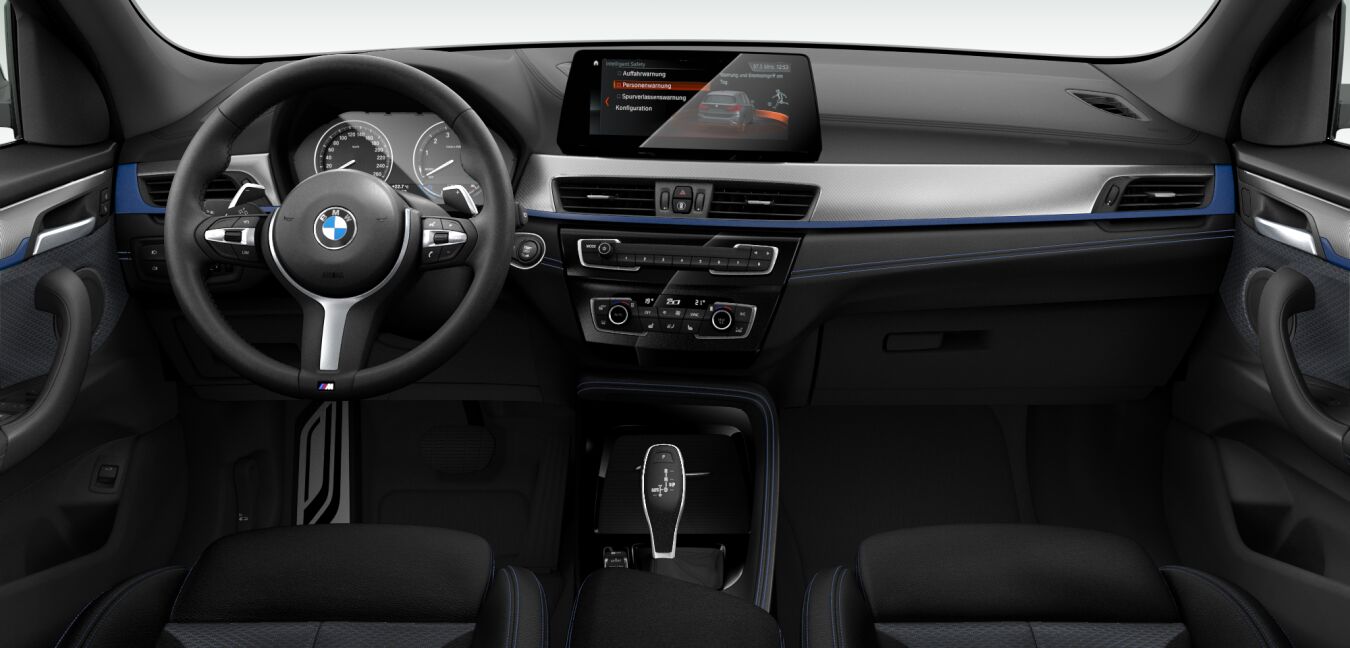 BMW BMW X im Innenraum von vorne