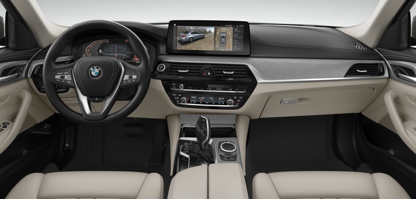 BMW BMW 5er im Innenraum von vorne