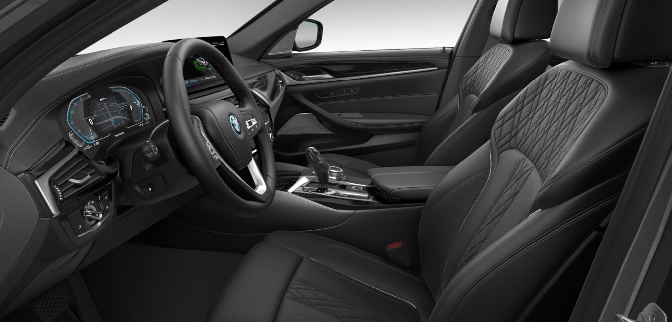 BMW BMW 5er im Innenraum seitlich BMW BMW 5er im Innenraum seitlich