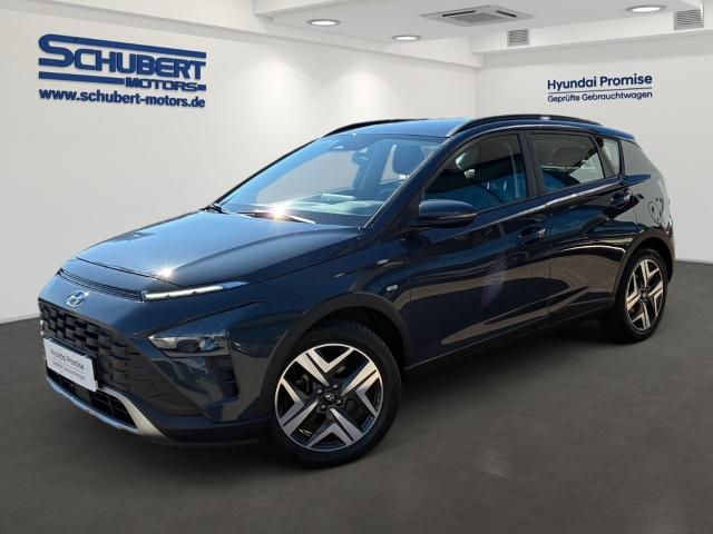 HYUNDAI BAYON in Grau von vorne