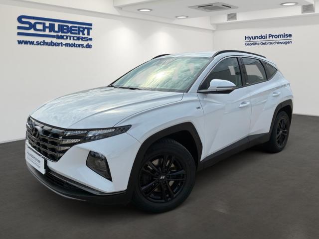 HYUNDAI TUCSON in Weiß von vorne HYUNDAI TUCSON in Weiß von vorne