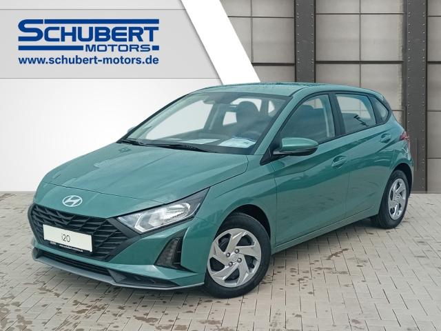HYUNDAI i20 in Grün von vorne HYUNDAI i20 in Grün von vorne