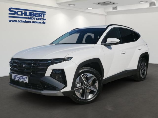 HYUNDAI TUCSON in Weiß von vorne HYUNDAI TUCSON in Weiß von vorne