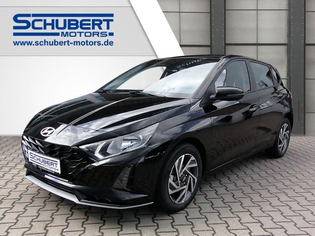 HYUNDAI i20 in Schwarz von vorne HYUNDAI i20 in Schwarz von vorne