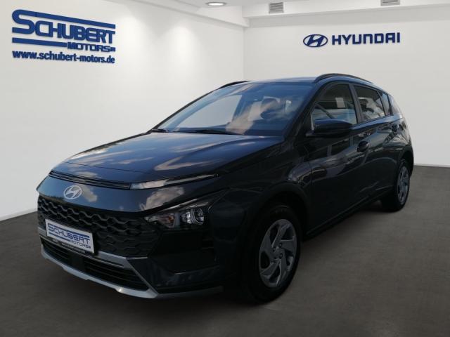 HYUNDAI BAYON in Grau von vorne