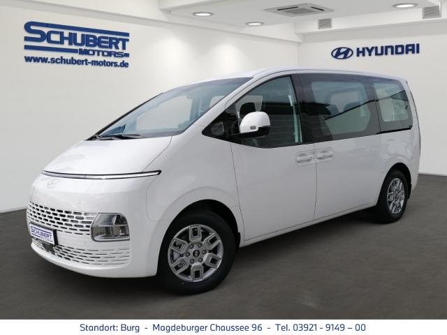 HYUNDAI STARIA in Weiß von vorne