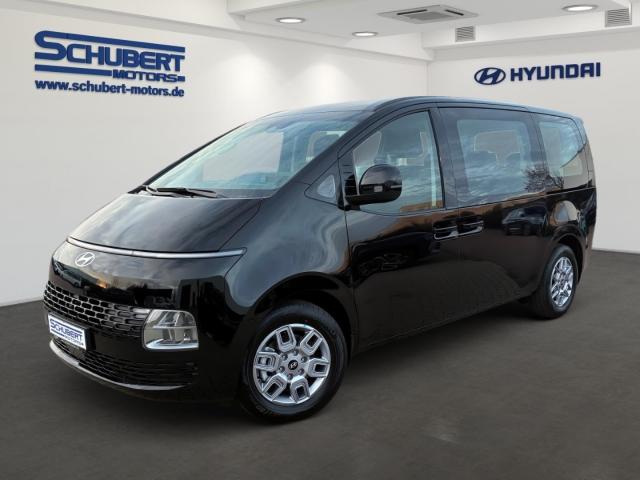HYUNDAI STARIA in Schwarz von vorne HYUNDAI STARIA in Schwarz von vorne