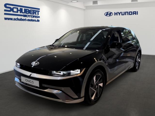 HYUNDAI IONIQ 5 in Schwarz von vorne HYUNDAI IONIQ 5 in Schwarz von vorne