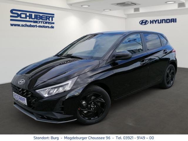 HYUNDAI i20 in Schwarz von vorne HYUNDAI i20 in Schwarz von vorne