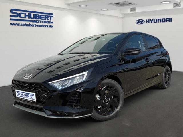 HYUNDAI i20 in Schwarz von vorne HYUNDAI i20 in Schwarz von vorne